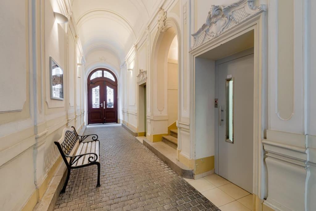 Deluxe Suite In Prime Location Прага Экстерьер фото