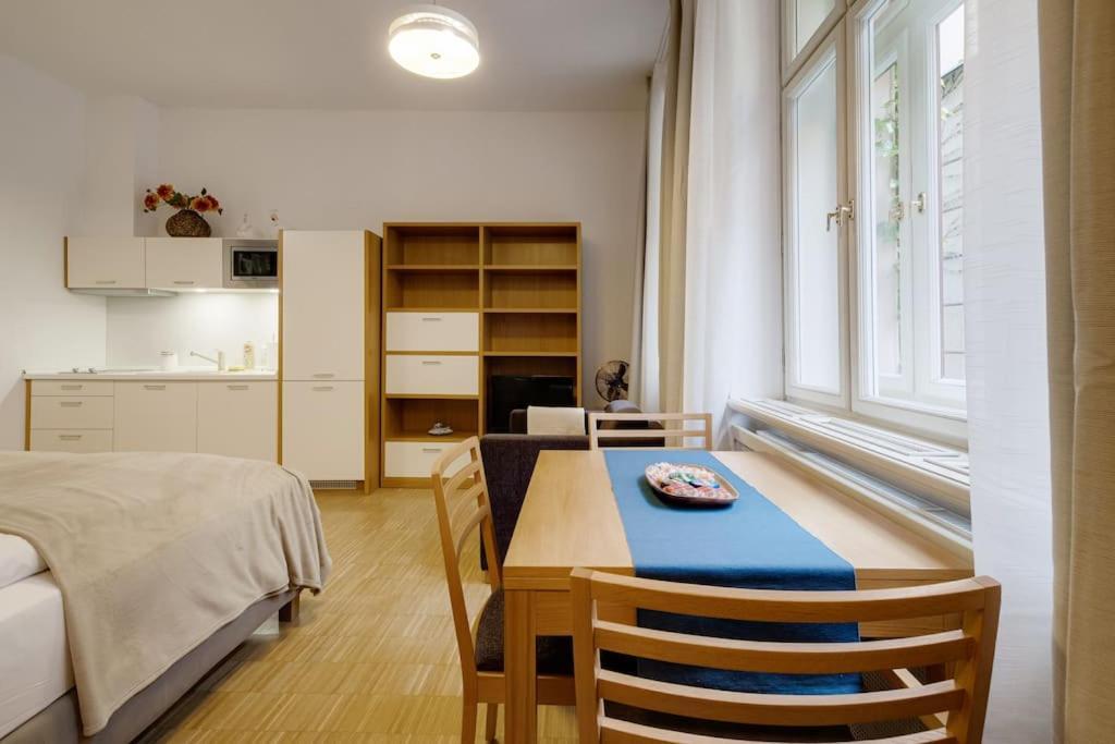 Deluxe Suite In Prime Location Прага Экстерьер фото