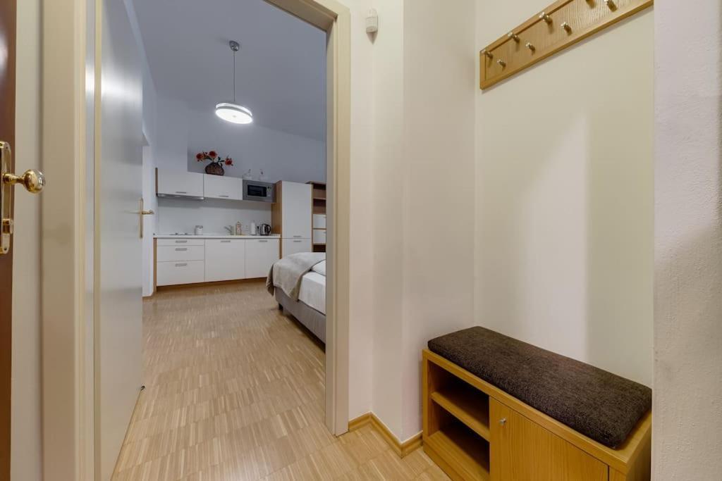 Deluxe Suite In Prime Location Прага Экстерьер фото