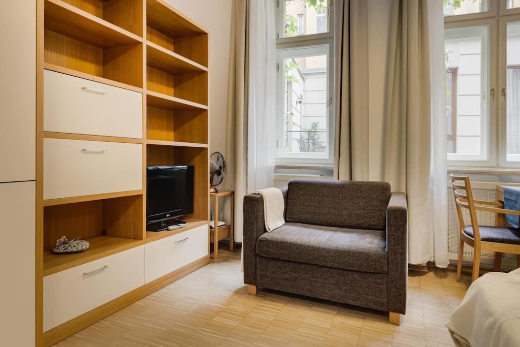 Deluxe Suite In Prime Location Прага Экстерьер фото